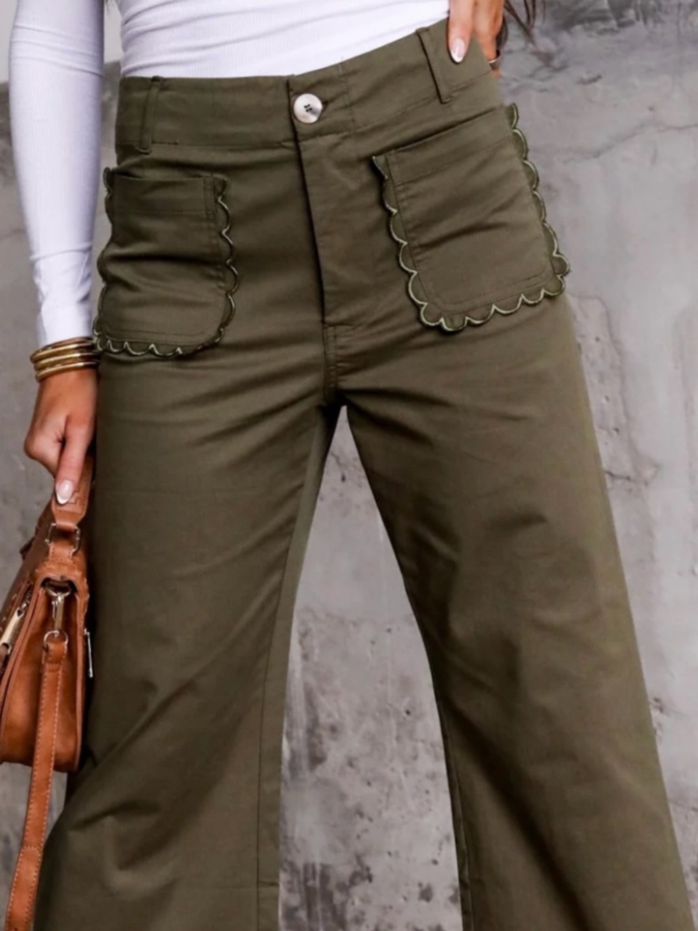 Wide Leg Scallop Pocket Pants in Olive